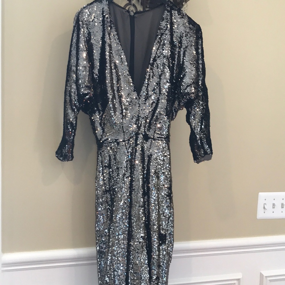 Dress - Picture 3 of 8